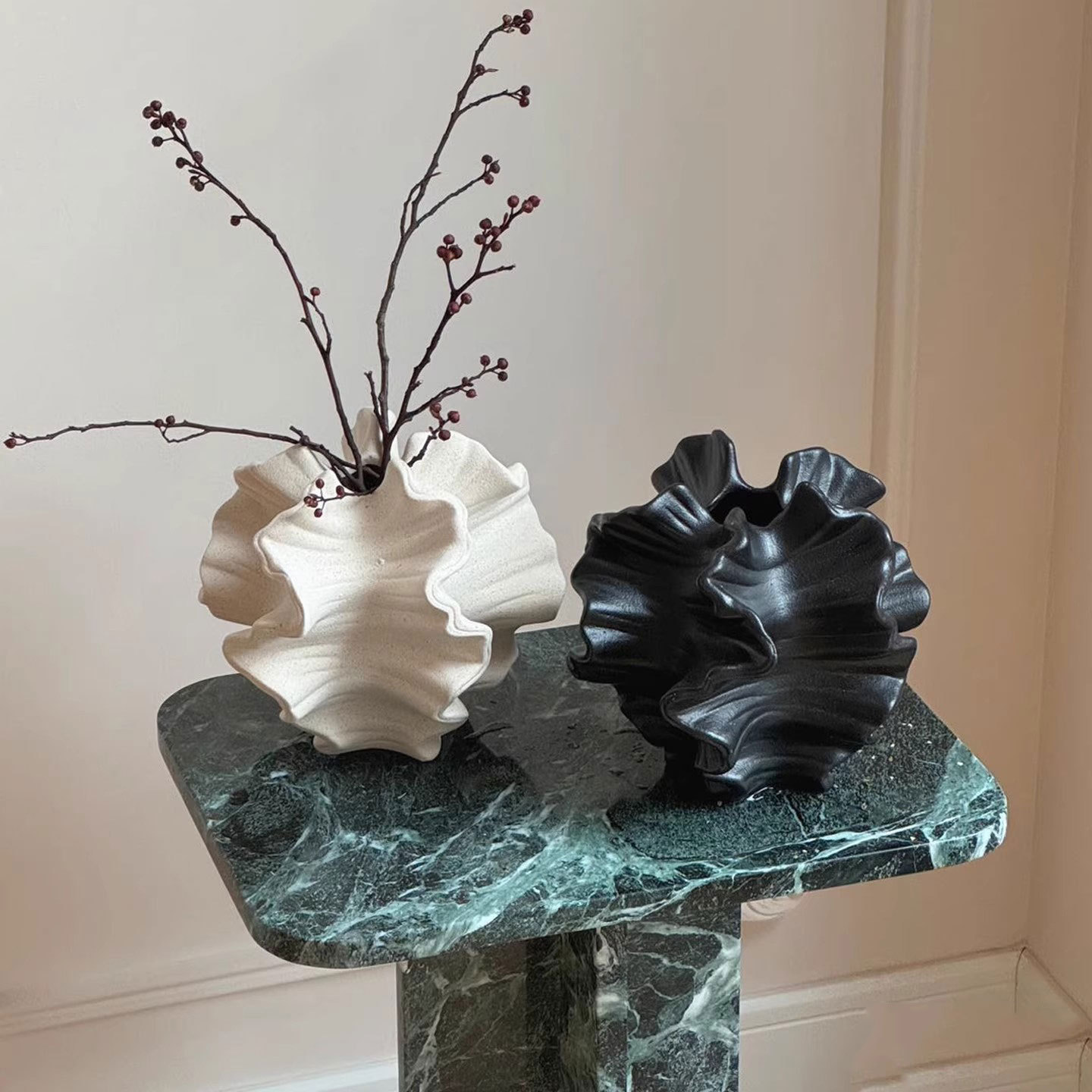Badminton Live - Creative Irregular Shell Resin Vase Art